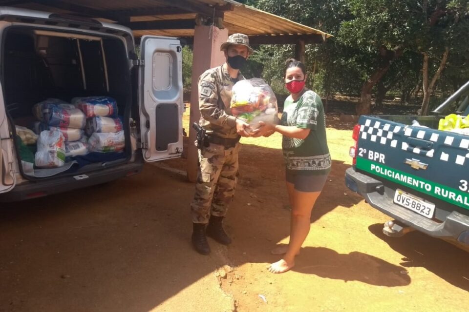 PMDF entrega alimentos para famílias carentes da área rural