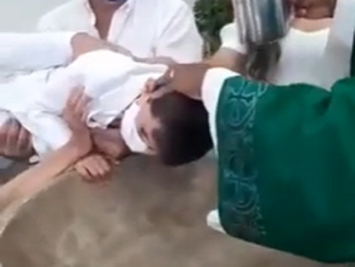 Criança de 6 anos viraliza no seu próprio batismo