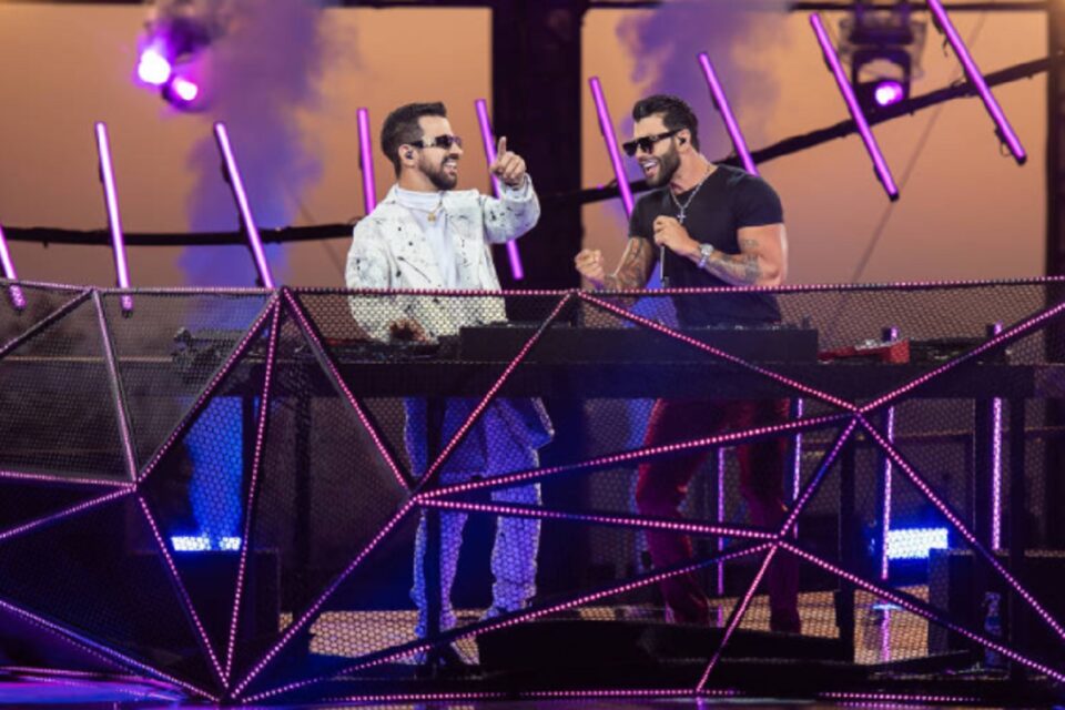 DJ Dennis e Gusttavo Lima