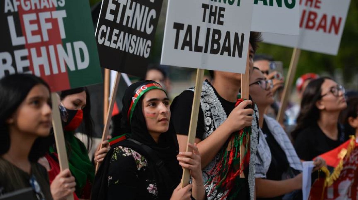 Mulheres contra grupo Talibã, em Cabul