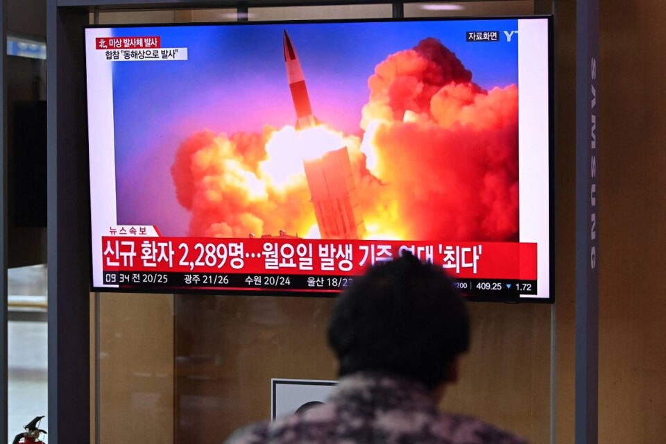 Coreia do Norte lança míssil