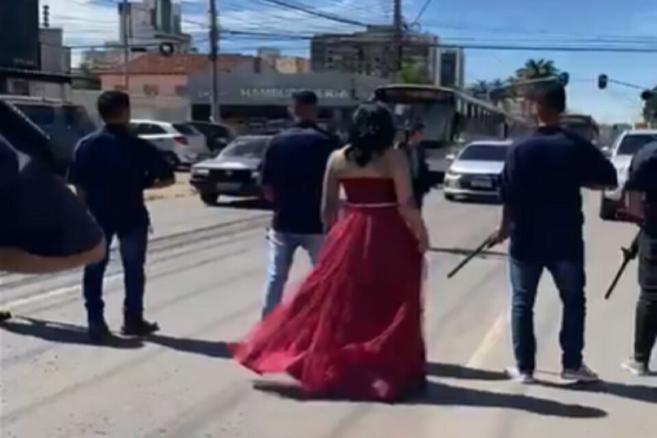 Dama de vermelho