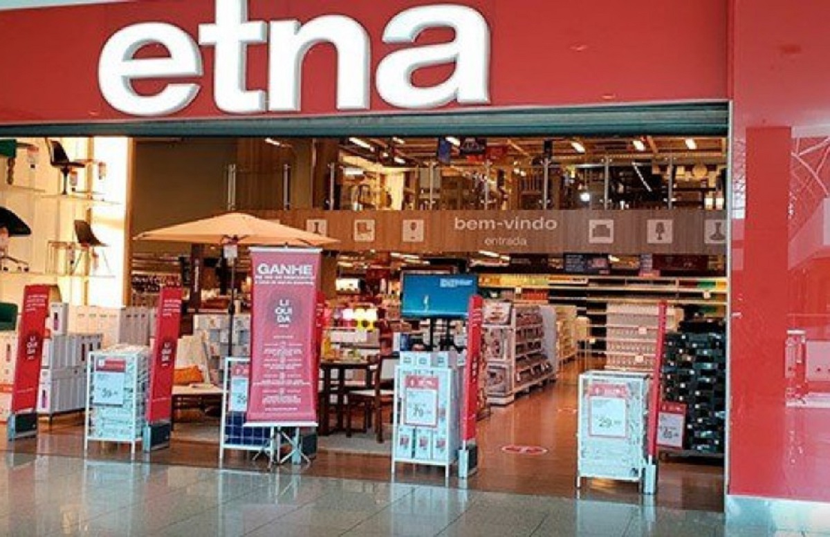 Etna fecha lojas e não consegue vender negócio, diz jornal